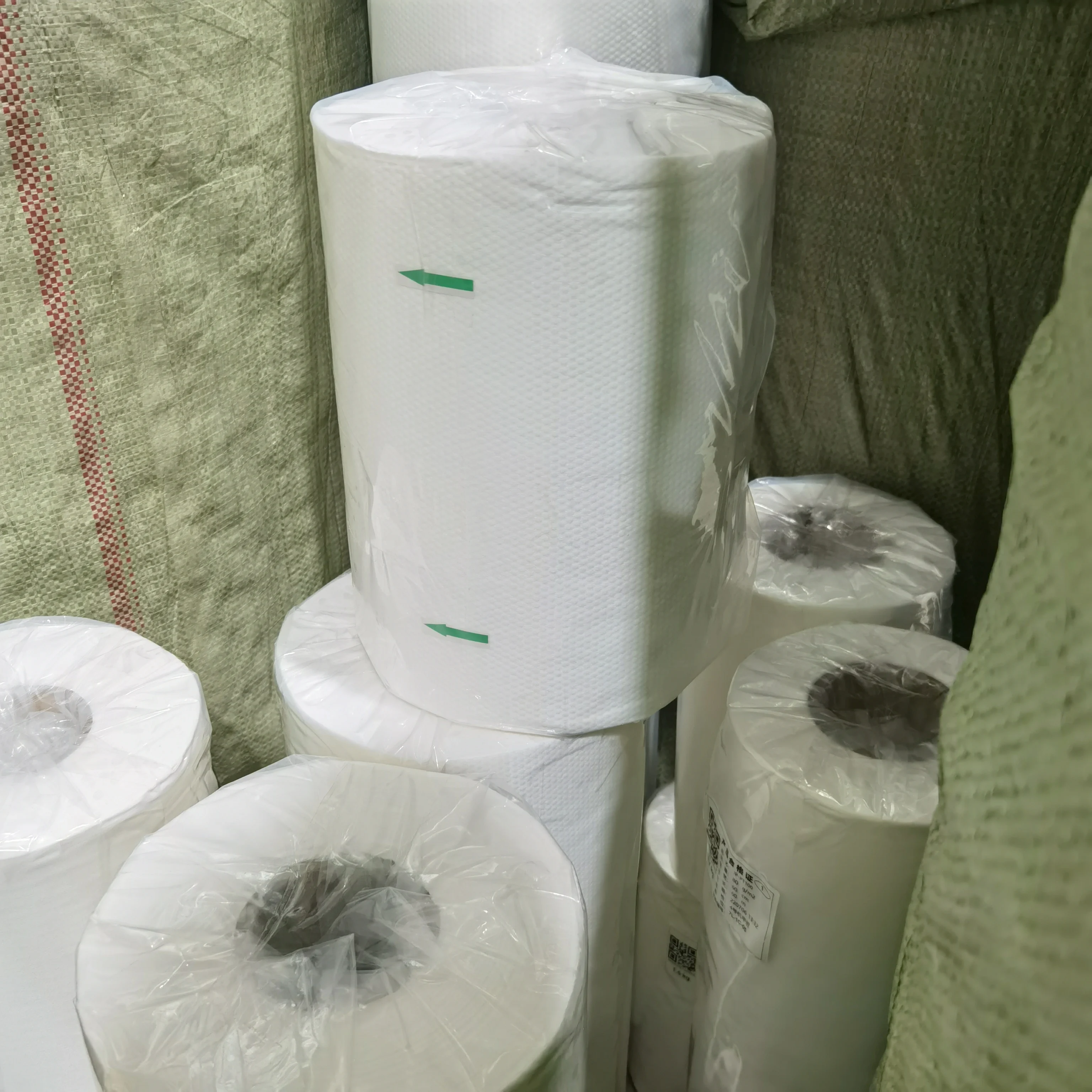 100% Viscose Rayon  Non Woven Fabric Embossed Pattern White Color Parallel Cross Pearl Spunlace Nonwoven Fabric  for Washcloth J