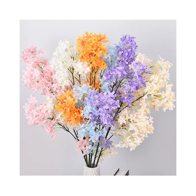 Искусственные цветы с искусственными цветами