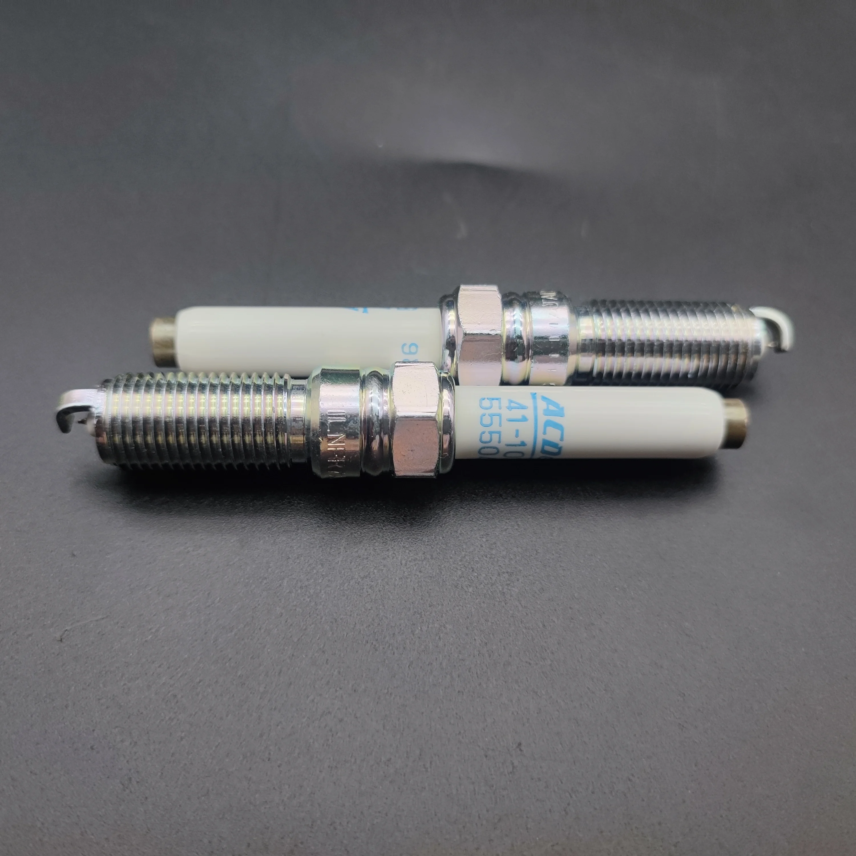 55504354 Auto engine system parts original spark plug car spark plugs spark plug for car 55504354 for Chevrolet Malibu 2021 2.0T