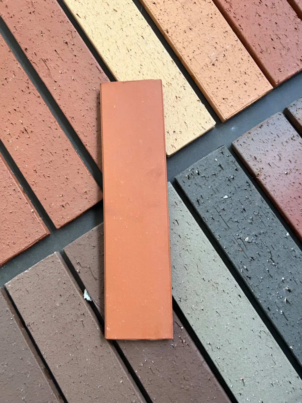 Hot Selling Yellow Clay Bricks Flexible Wall Natural Stone Wall Cladding Tile Cheap Price Building Materials