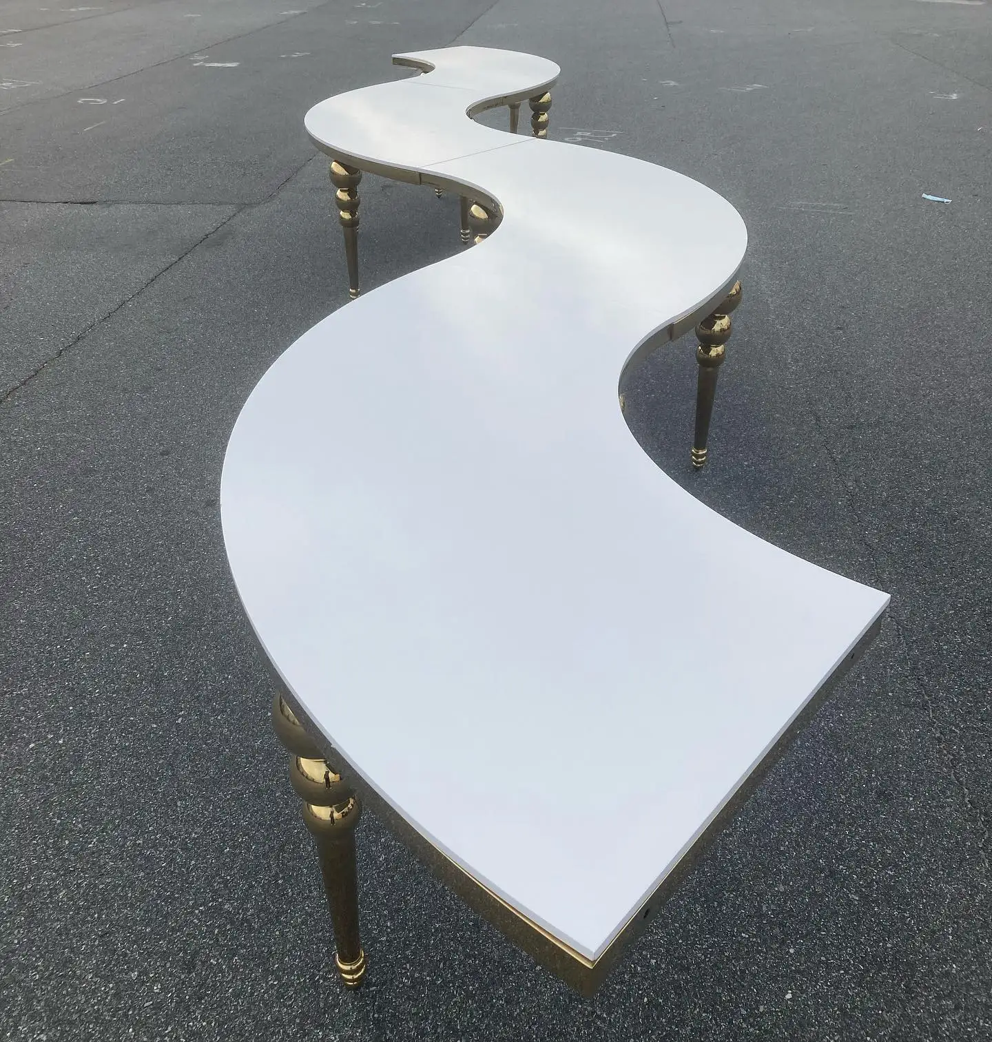 Modern 1-Piece Stainless Steel Luxury Wedding Banquet Table Outdoor Event Half-Round Table Serpentine Design MDF Luxury
