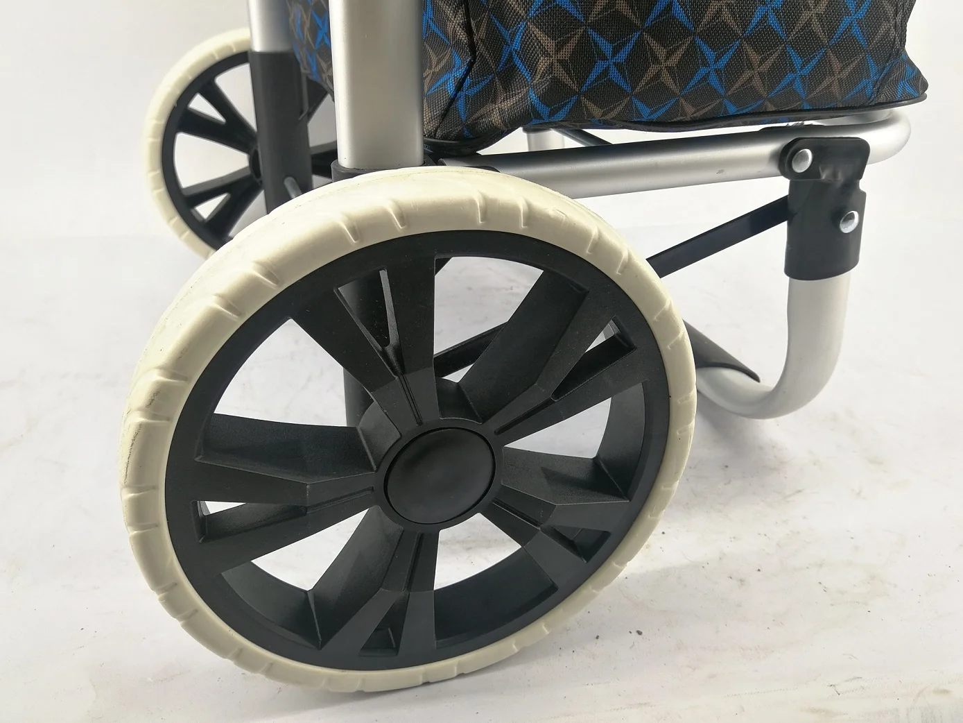 Newest foldable shopping trolleys carts with bag