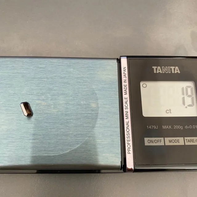 Горячая продажа большой грубый коричневый cvd алмаз 1.9ct в наличии