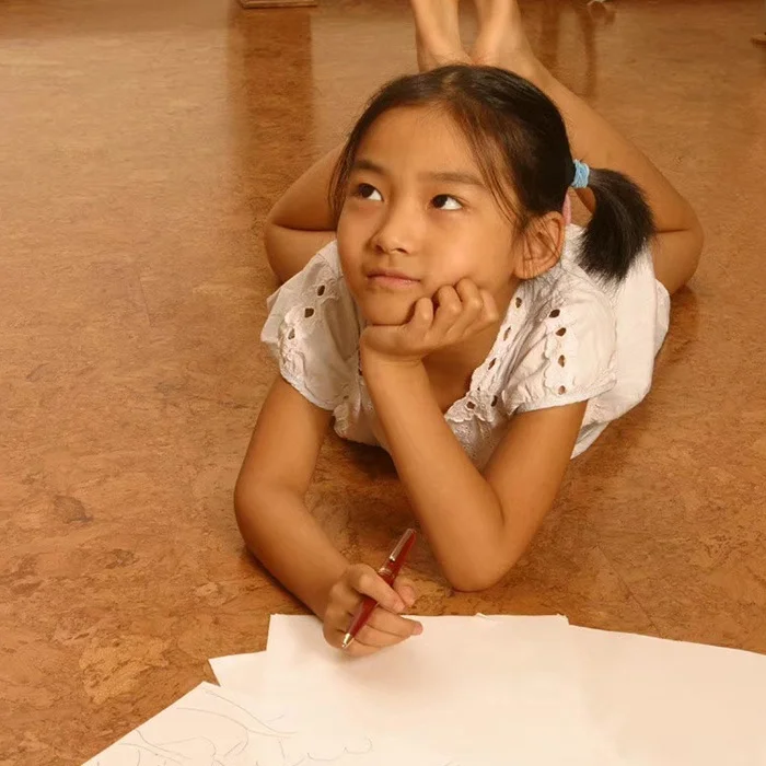 Экологически чистая Водонепроницаемая жесткая основная детская комната с блокировкой щелчка резиновая пробковая напольная плитка