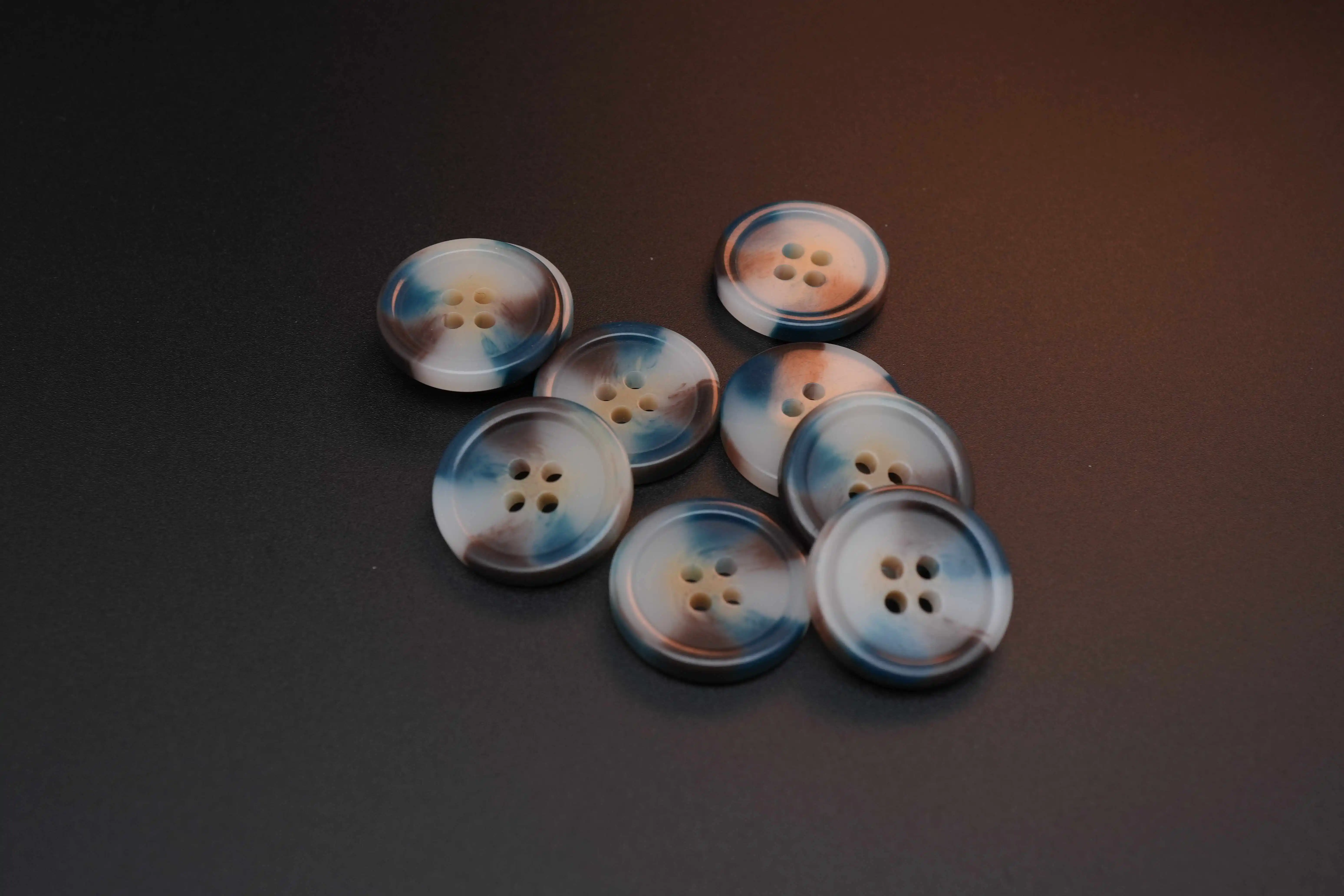 Wholesale Custom Color Resin 4-Holes Flatback Buttons Fashionable and Hot Selling for Clothes Polished Style