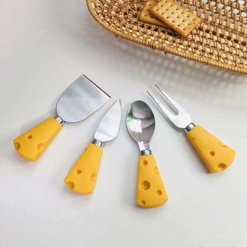 Multifunctional Portable  Natural Wood Round Cheese Board  4 Pieces Stainless Steel Cheese Knife Set with gift box