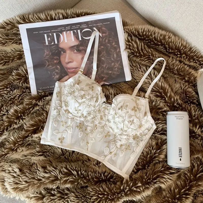 Wholesale New Bra & Panties Set Sexy Girl Underwear Bra women Lace Embroidered Sexy Gathering Lingerie Comfortable Underwear