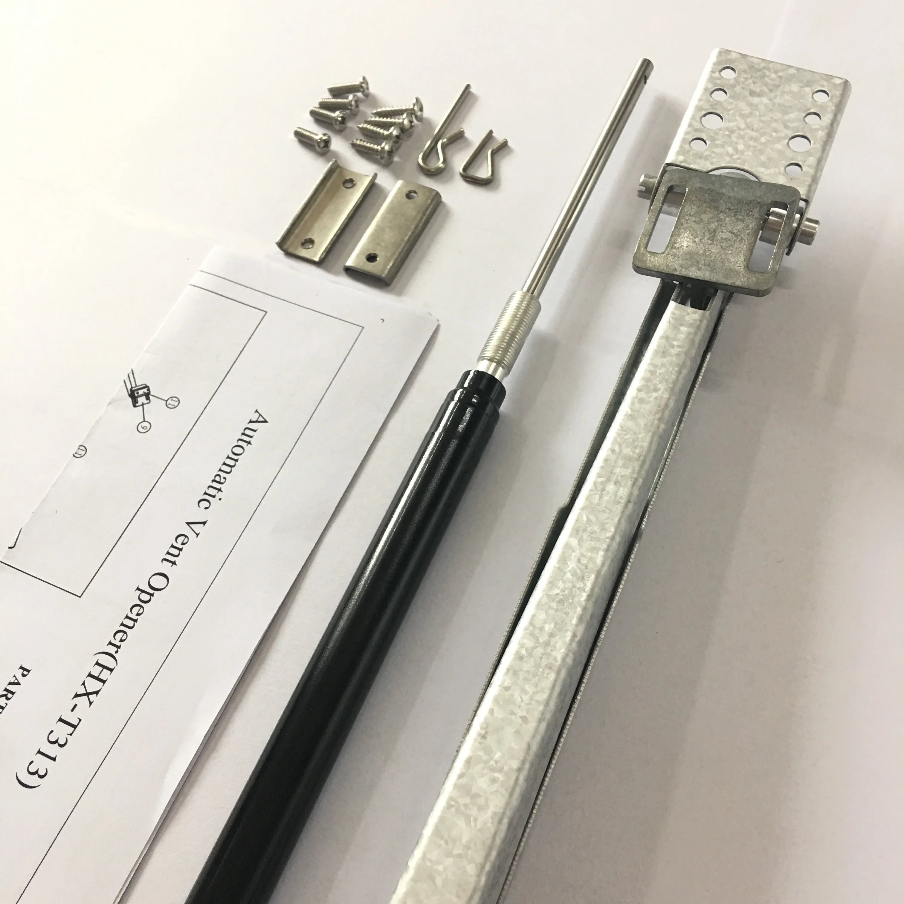 Automatic greenhouse ventilation - thermo door opener/window opener