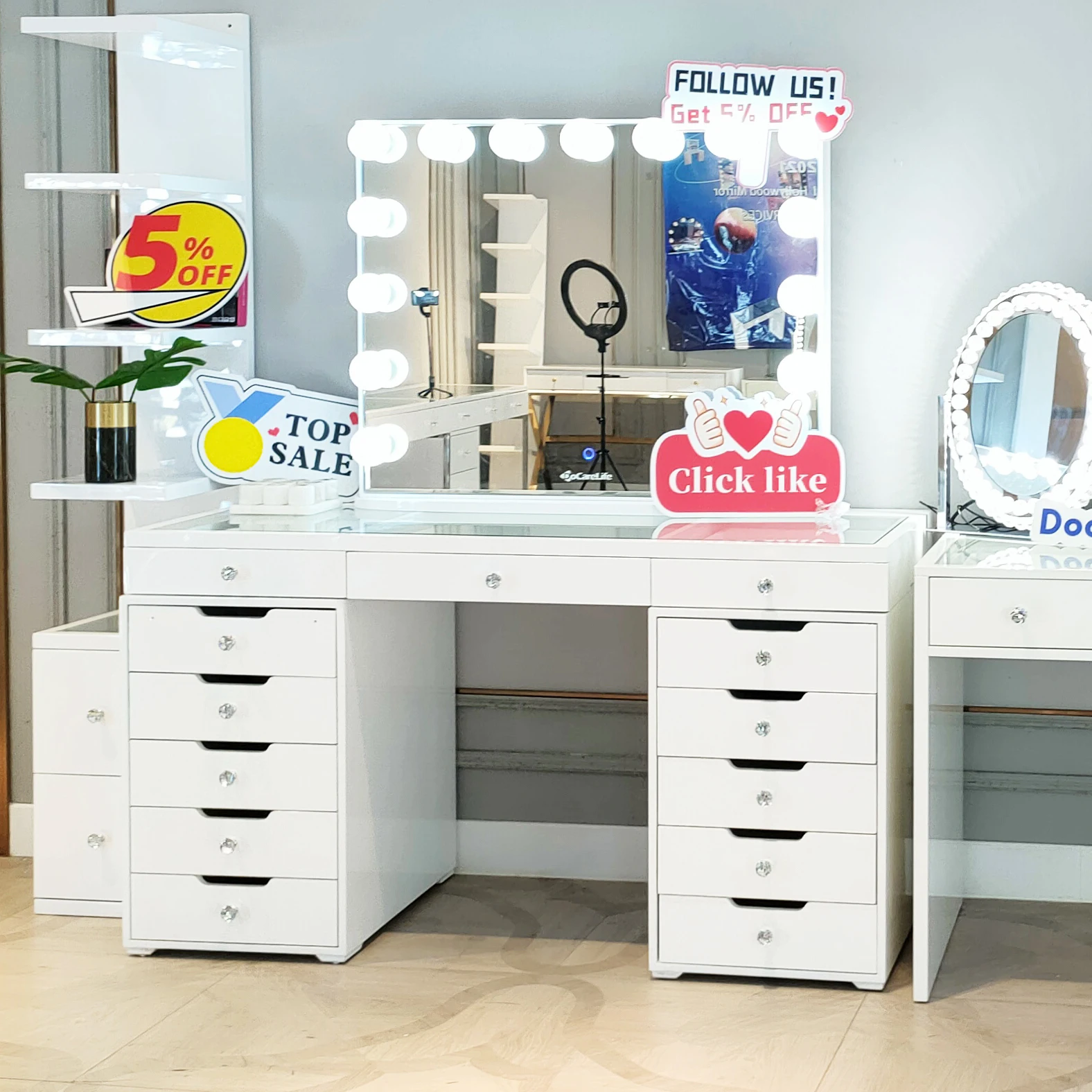 Stock in USA Docarelife Modern Luxury Bedroom Dressing Table MDF with High Glossy White Paint and Hollywood Lighted Mirror Table