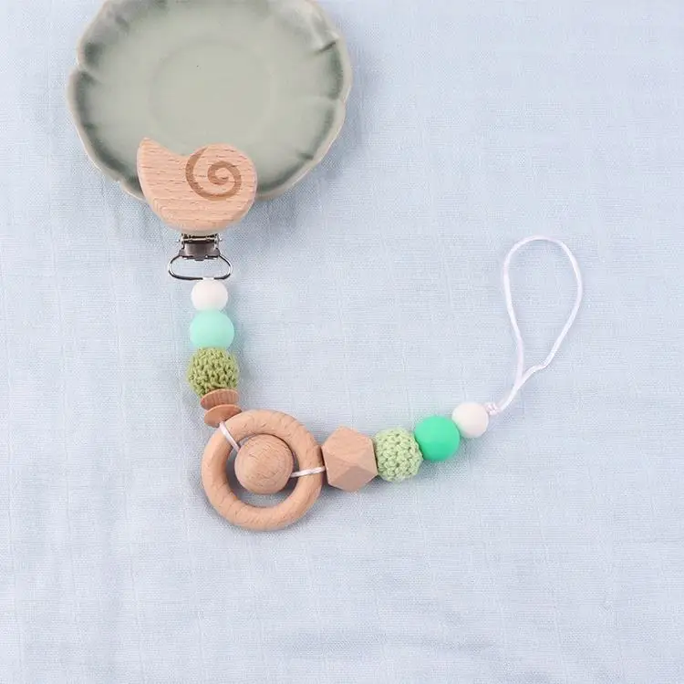 High quality wood toys pacifier chain wholesale crochet beads cute animal wooden pacifier clips for baby
