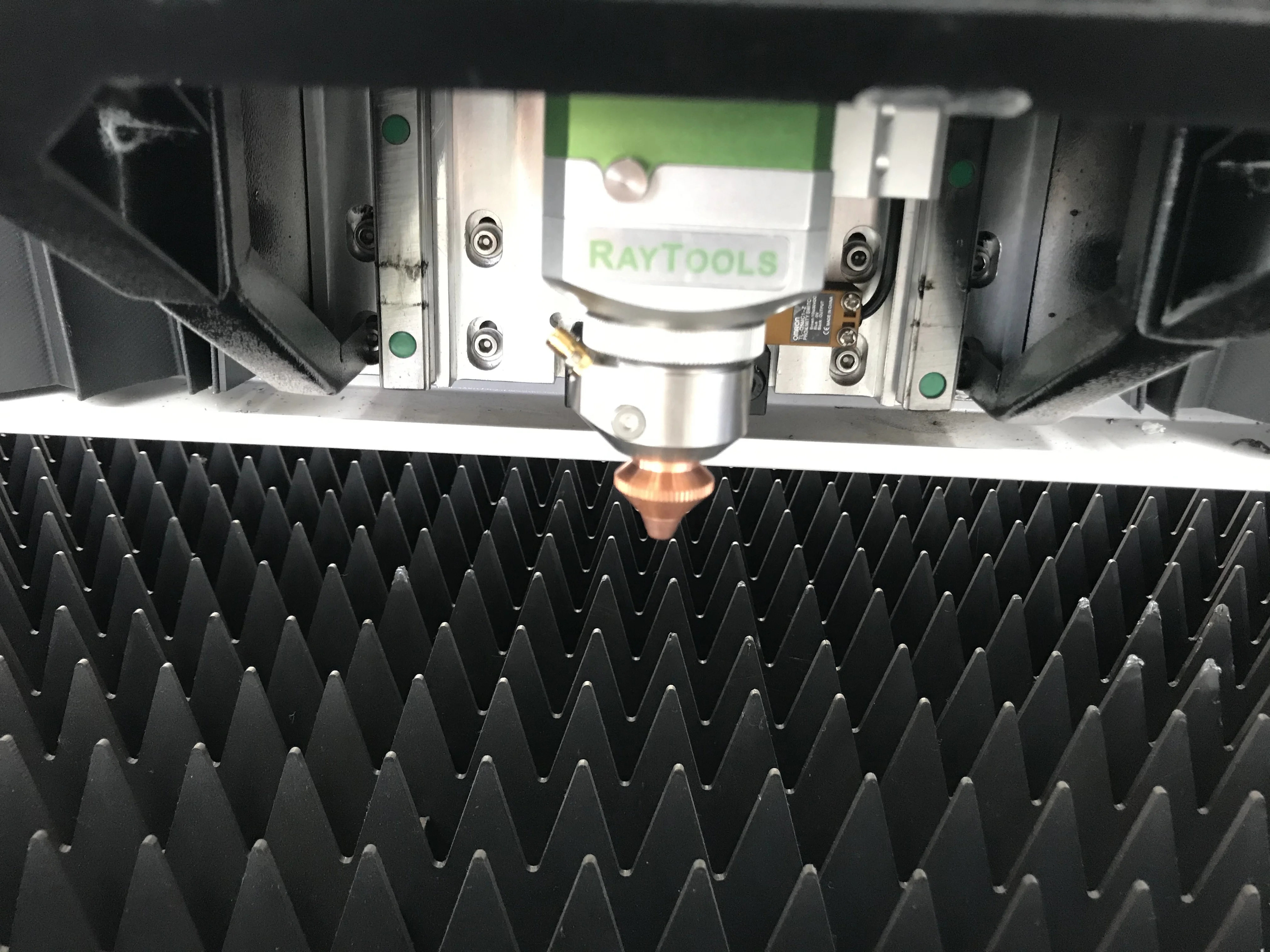 Supplier 6060 1390 Small Fiber Laser Cutting Machine Portable 1kw 1.5kw 3000w Metal Mini Fiber Laser Cutting Metal Machine Price