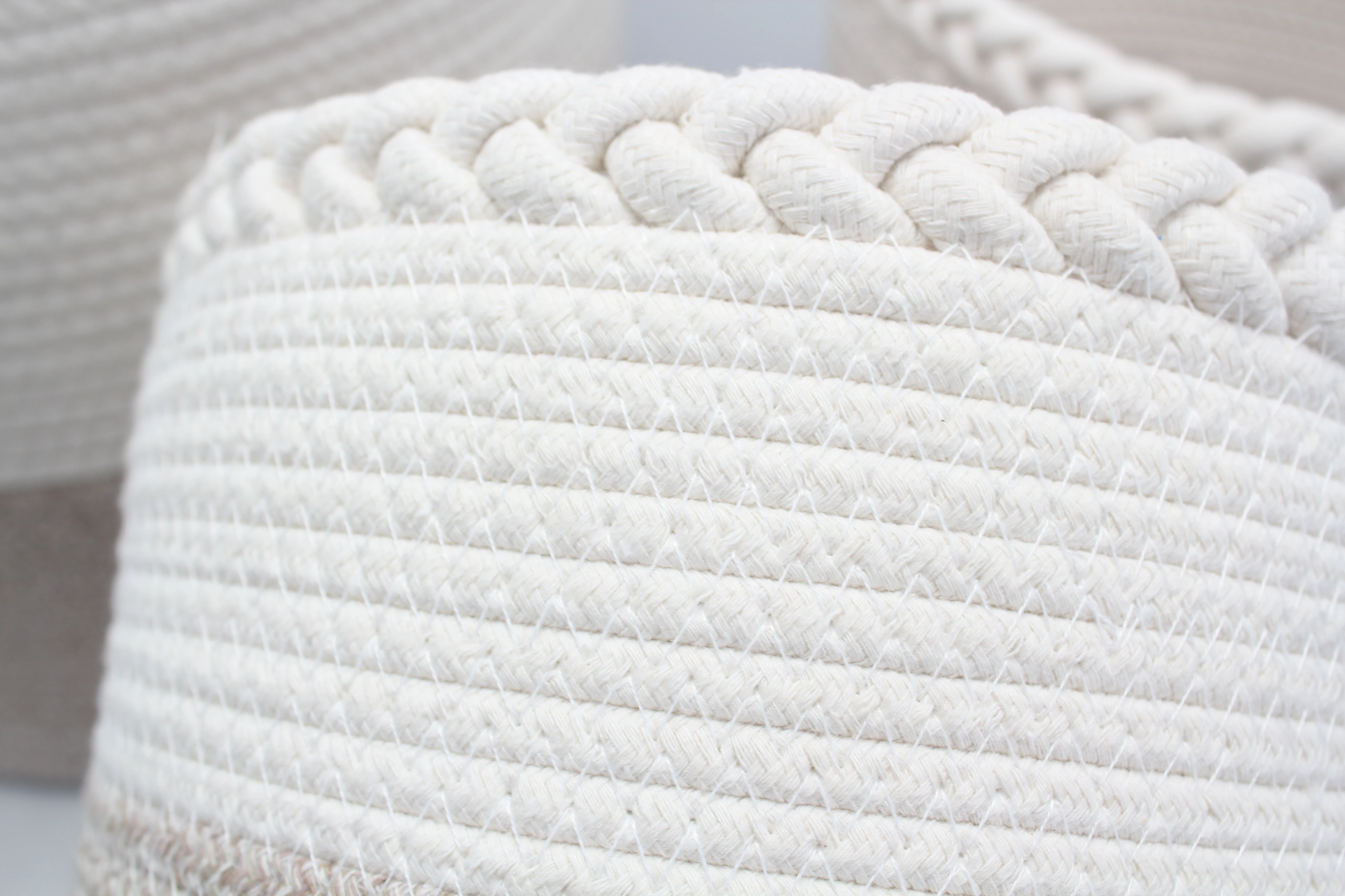 Large Weaving Cotton Rope Basket Handmade Woven Round Laundry Basket Blanket Nursery Woven Storage Bin