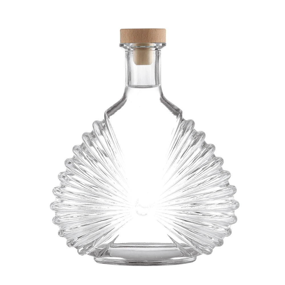 Customized 700ml crystal fancy high-quality XO Brandy Cognac whiskey vodka rum tequila liquor glass bottles