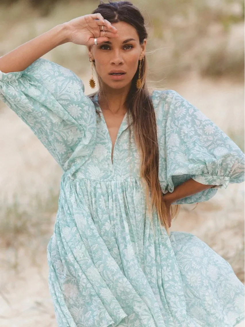 2024 Hot Selling Womens Beach Dresses Women Summer Dress Long Sleeve Floral Print Beach Mini Dress