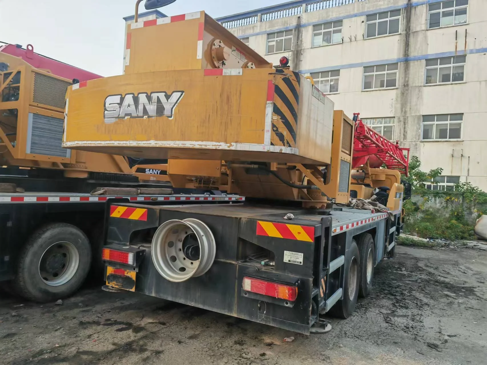 Used Good Condition 90% New SANY STC250E 25tons Truck Crane Mobile Mounted on Sale