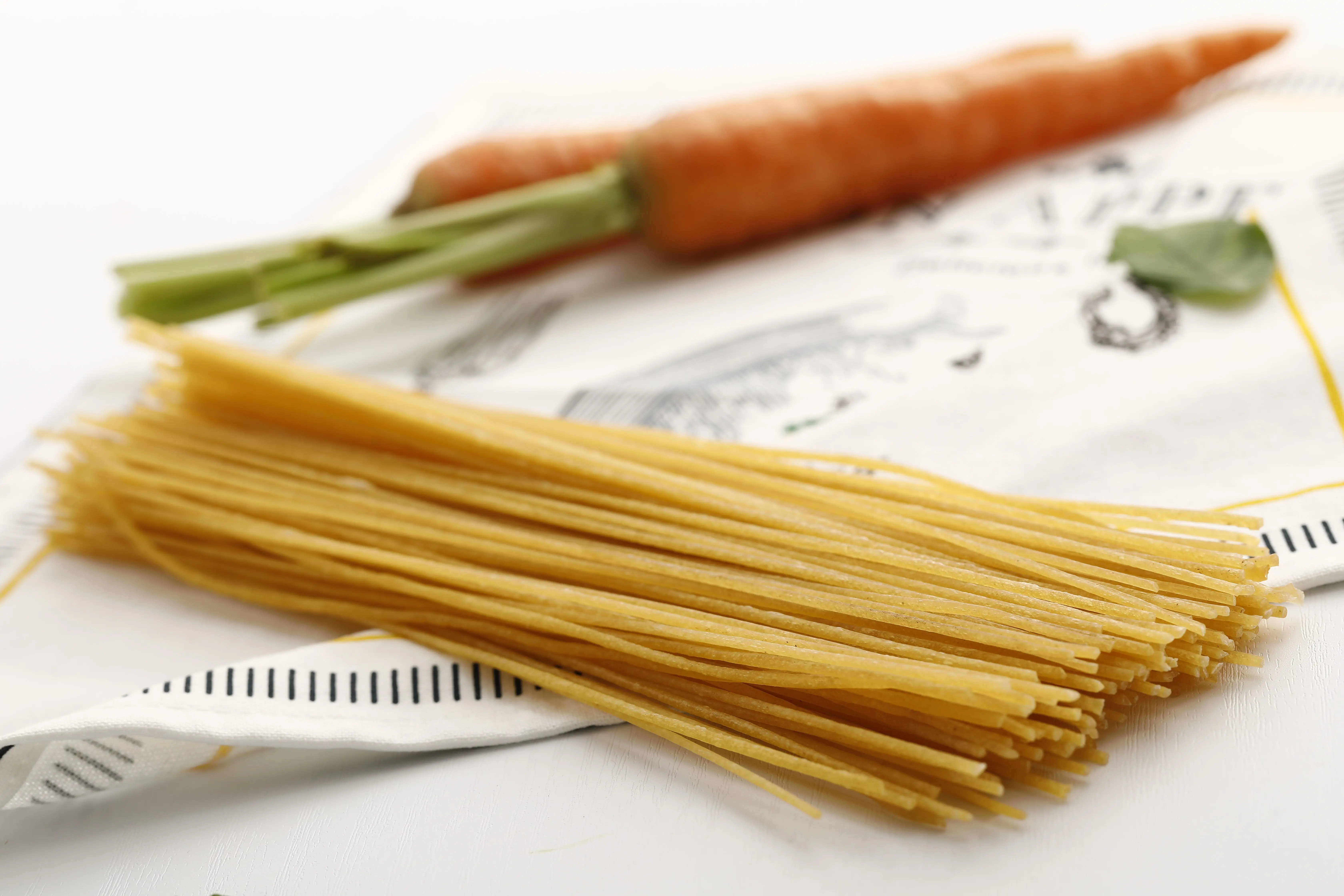 Konnyaku shirataki pasta Dried Konjac Carrot Spaghetti noodle Suger free Gluten free GMO free Source of fiber
