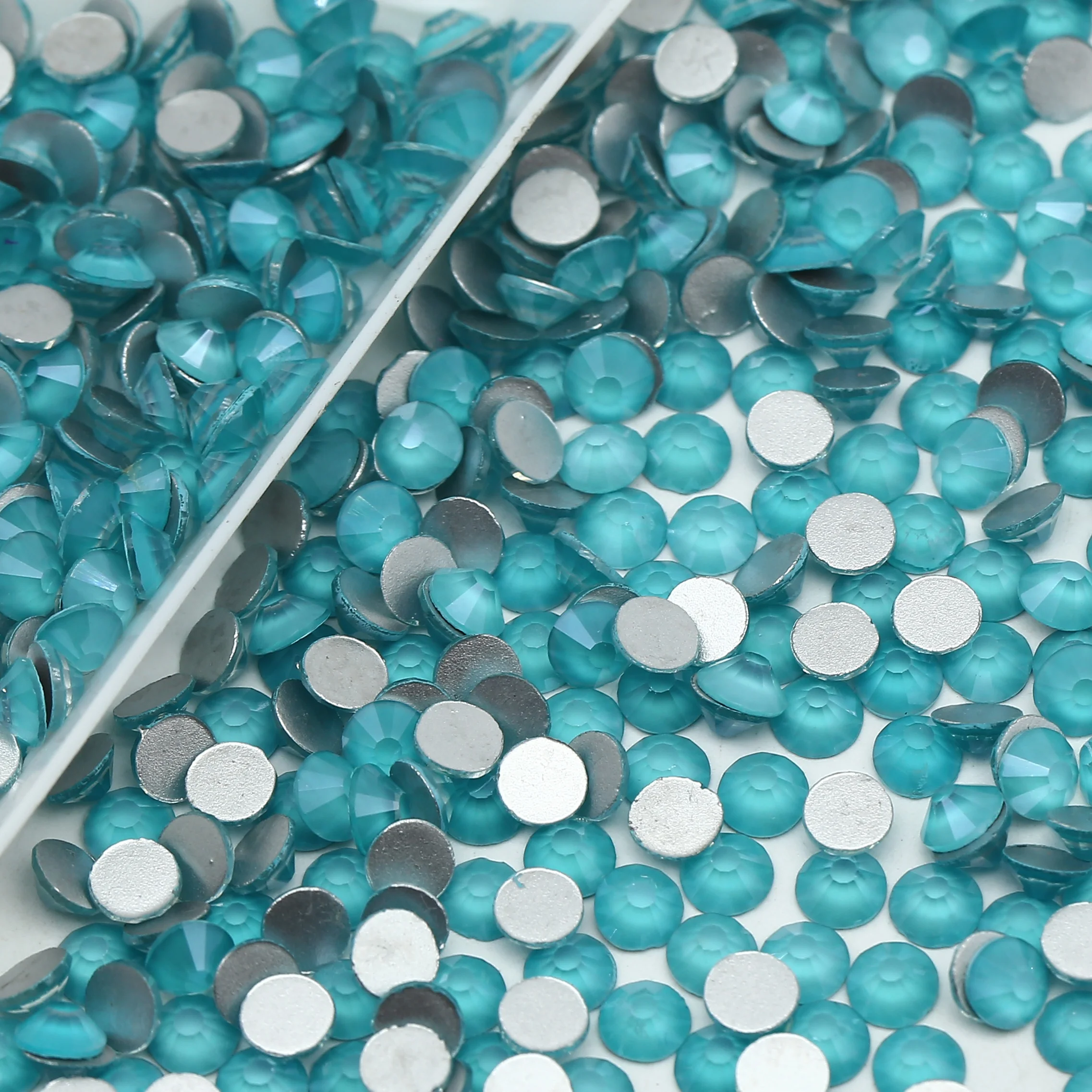 Wholesale SS6 SS8 SS10 SS12 SS16 SS20 Mocha Rhinestones Nail Art Flatback Crystal Rhinestones For Clothes