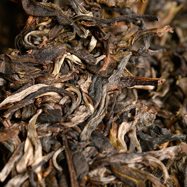  Yunnan YiWu Гора древнее дерево сырье пуэр чай торт 357 г для похудения Sheng