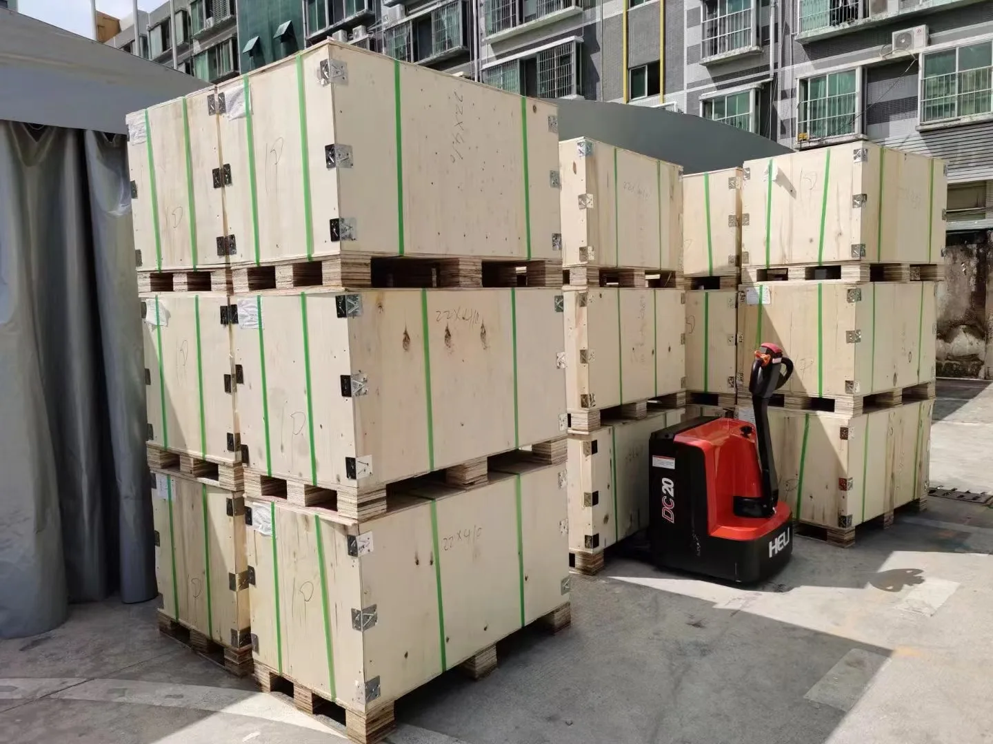 Jumbo 8011 14mic 30mic Seal Cover Bulk Aluminium Foil Jumbo Roll Price Industrial Aluminum Foil Roll Food Aluminum