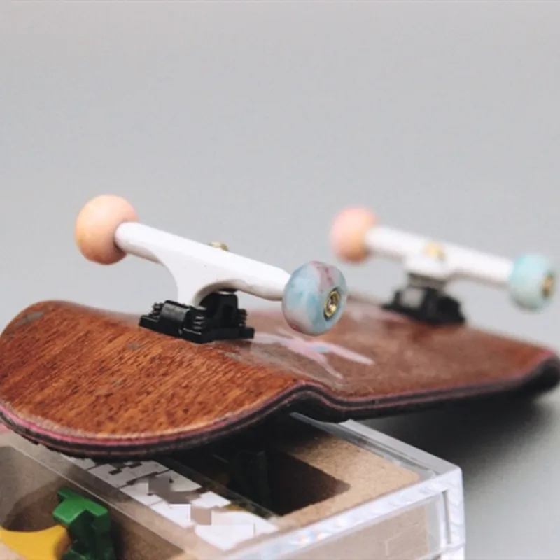 CNC process wholesale 32mm 34mm fingerboard trucks