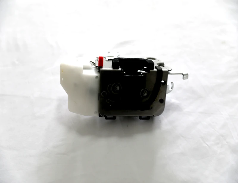 FAWBestune B30 right after door lock OE CodeMD5GA1-72-310Applicable Car ModelBestune B30/X40