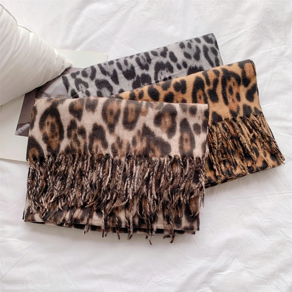 Wholesale Hot Sale Leopard Printed Cashmere Scarf for Women 70x200cm Winter Soft Outdoor Warm Pashmina Shawl