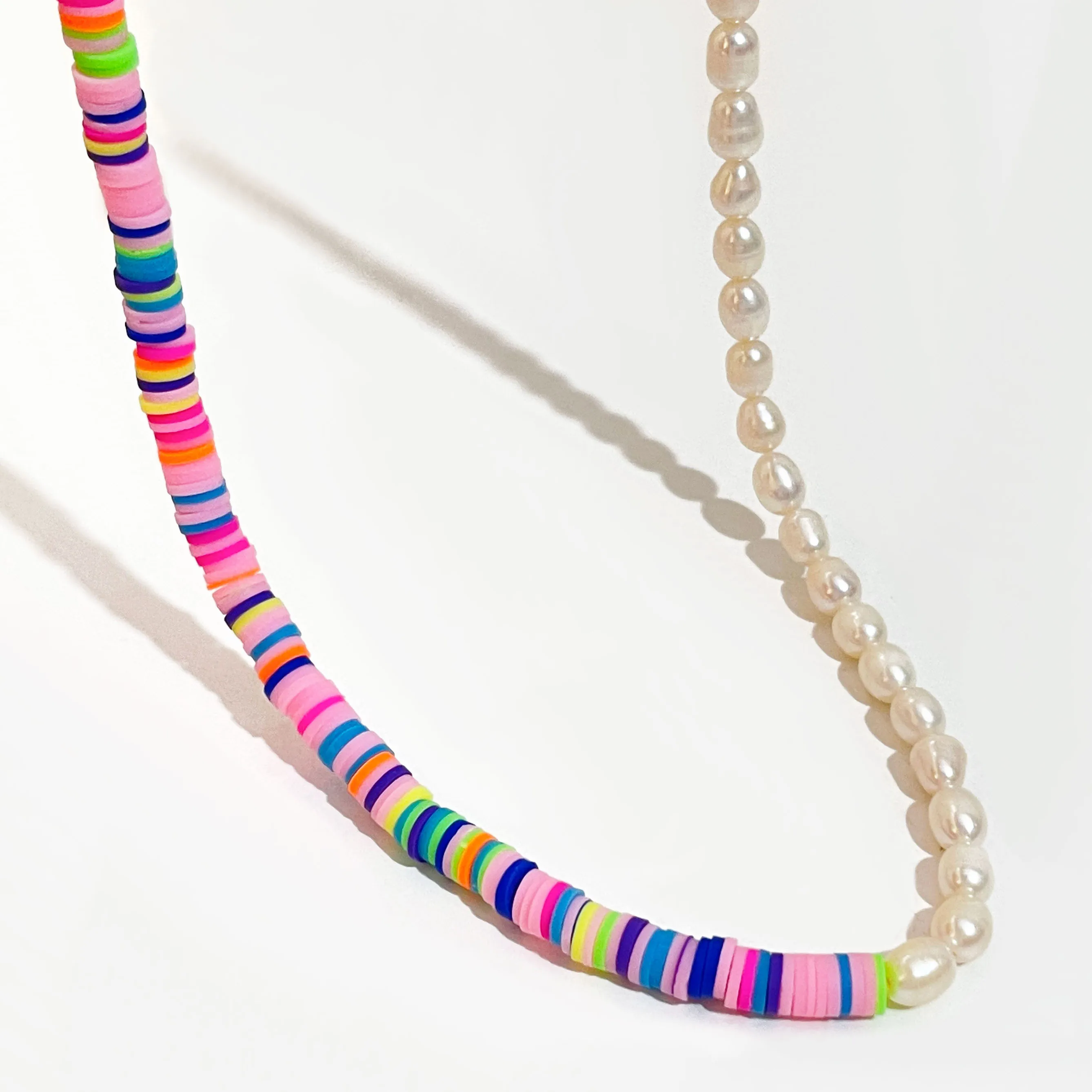 N0488 Asymmetric Rainbow soft pottery white natural pearls necklaces minimalist polymer clay shell choker women fine jewellery