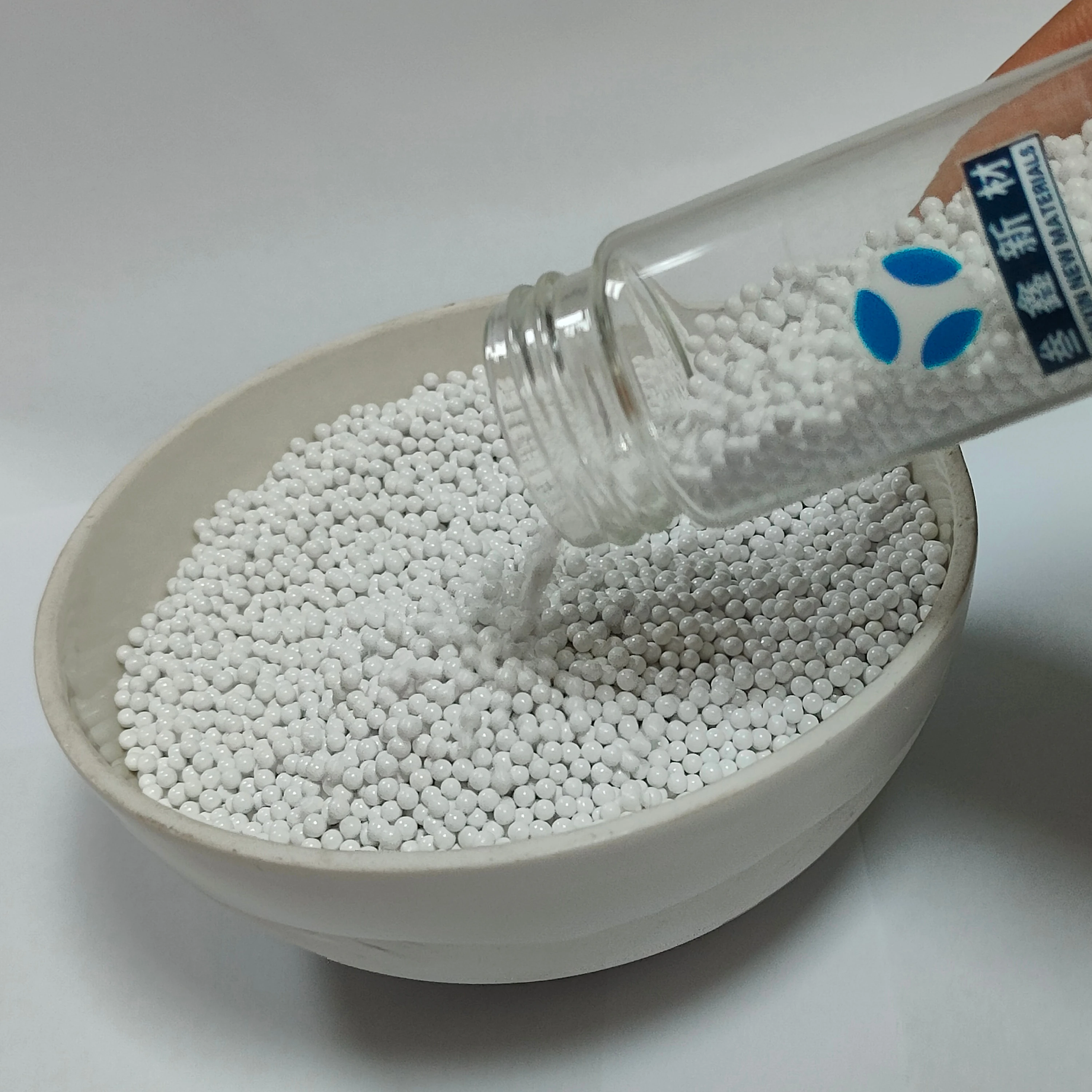 High purity alumina ceramic China beads factory price  support ceramic ball  aluminum ball