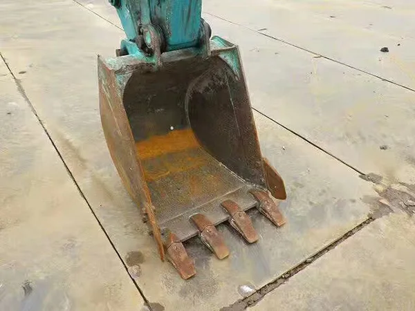Небольшой экскаватор Kobelco 70SR для восстановления