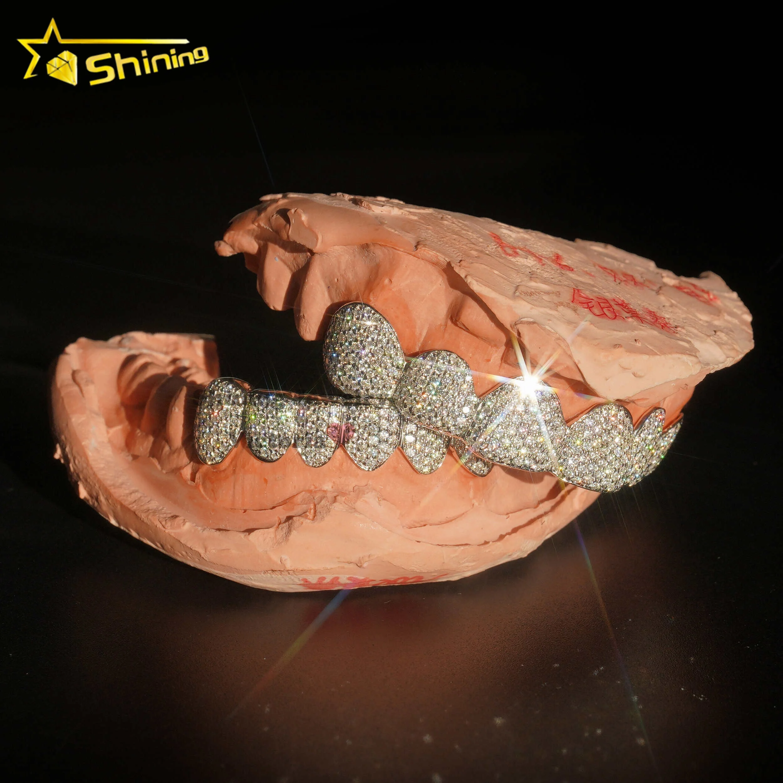 Custom Fashion Hip Hop Jewelry 925 Sterling Silver Iced Out VVS Diamond Round Cut Moissanite Teeth Grillz For Mens