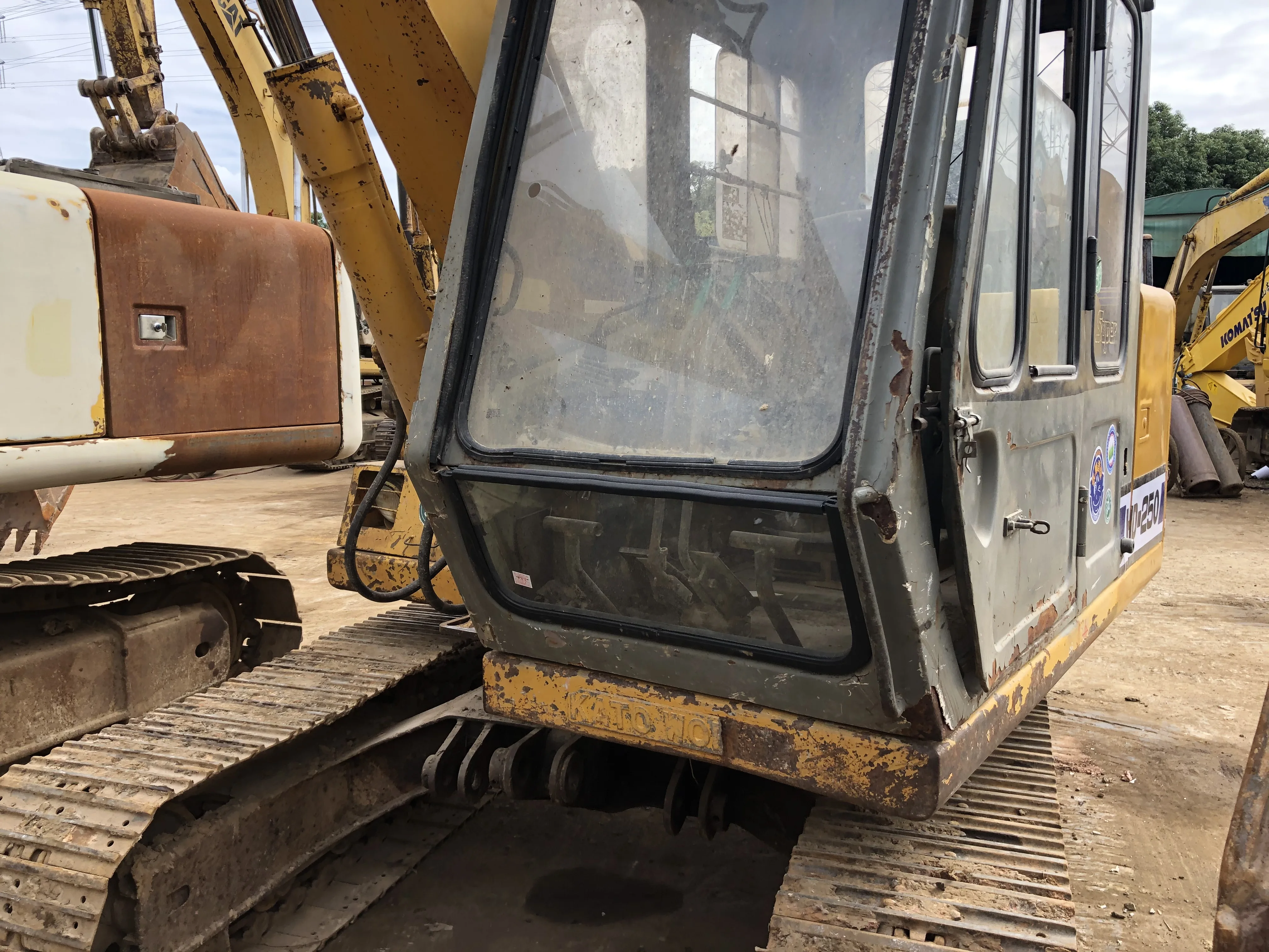 Small Used Kato DH250 for sale/Mini Kato Crawler Excavator