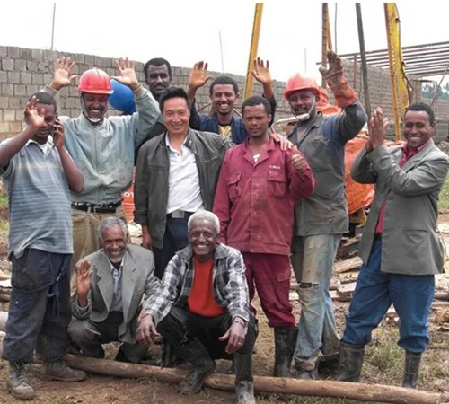 sdssino 2023 New Design crawler mounted 600m deep Geological Borehole machine portable hydraulic water well core drilling rig For Sale