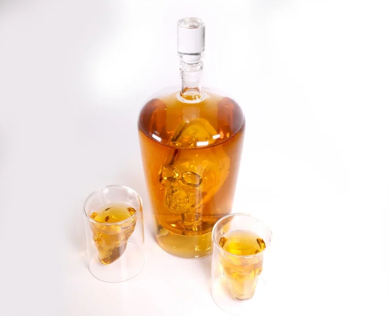 Wholesale clear 1000 ml decanter glass whiskey glass decanter With Two Glasses