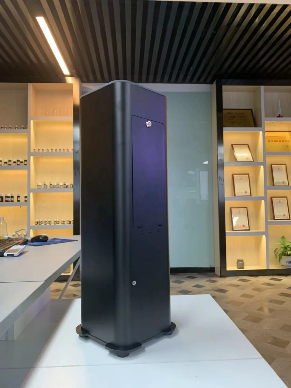 Metal Design Built In Fan Air Aroma Diffuser Machine Large Room Electric Essential Oil Diffuser For Hotel Commercial