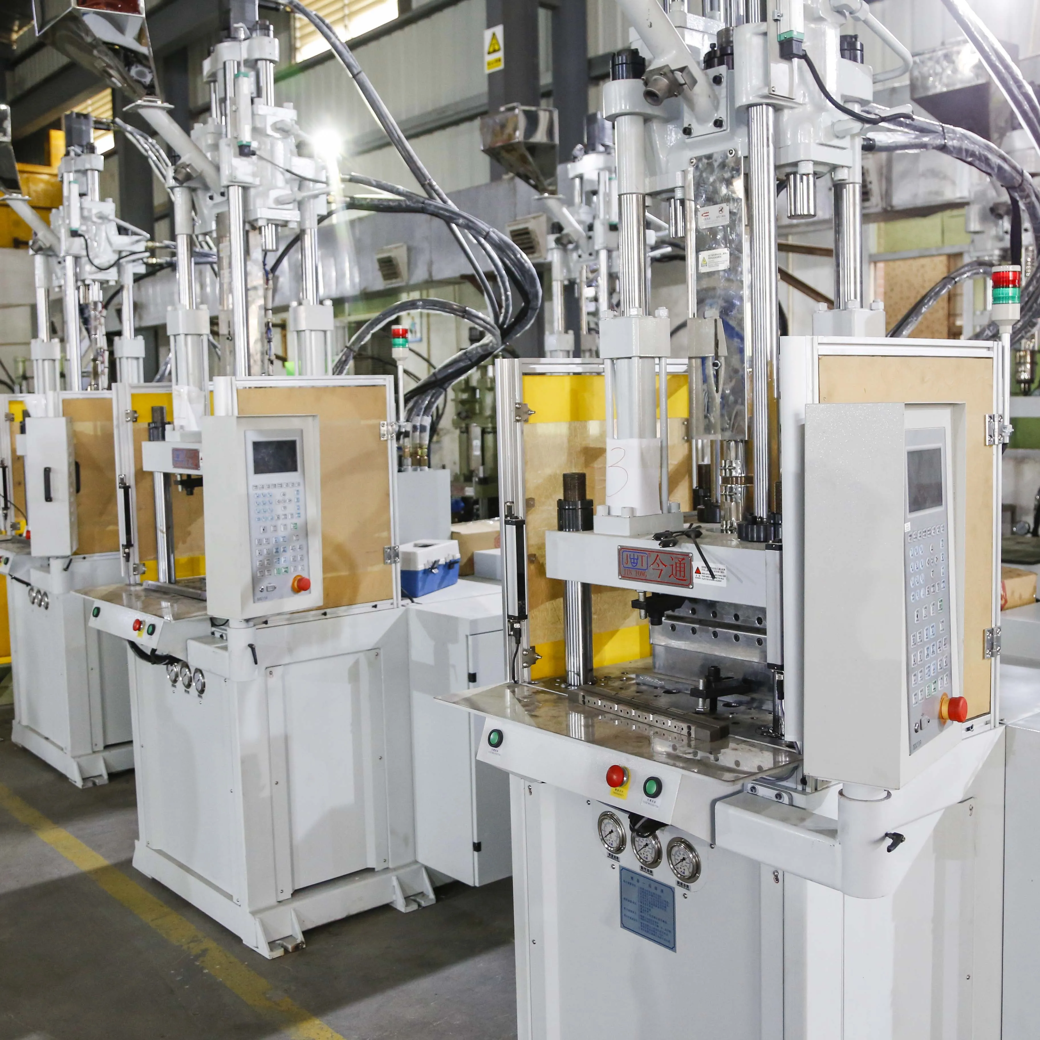 
high speed plugs Vertical PVC Plastic Injection Molding Machine-4cavity plugs-028 