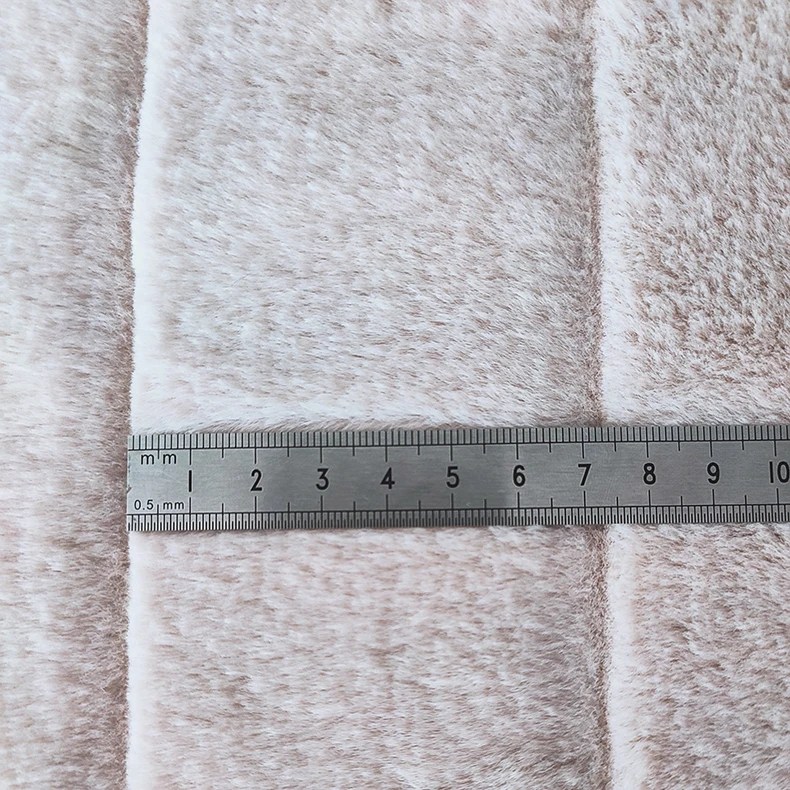 China Supplier 100% Polyester Long Pile Wholesale Rabbit Faux Fur Fabric