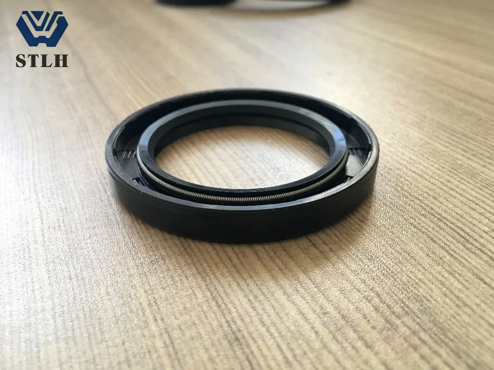 Double Lip High Temperature Resistant NBR FKM Rubber Seal TC Oil Seal with High Quality
