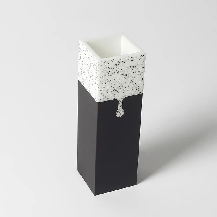 Acrylic plexiglass pen holder