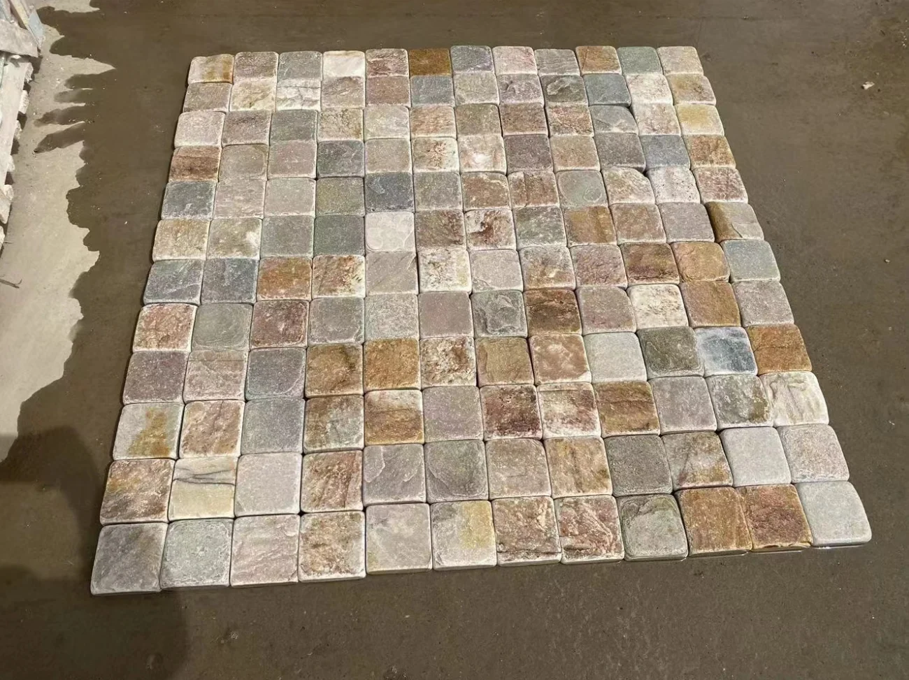 High Quality Small Cube Pattern Slate Stone Mosaic Tile