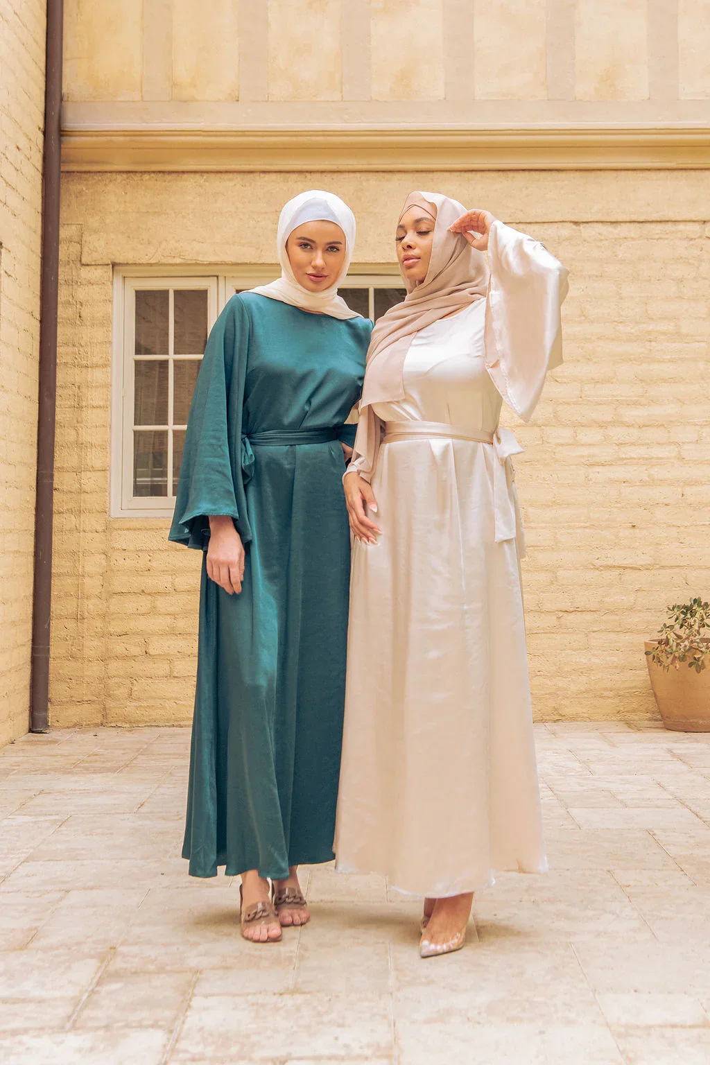 full skirt with a sweeping hem evening dress teal muslim modest dress