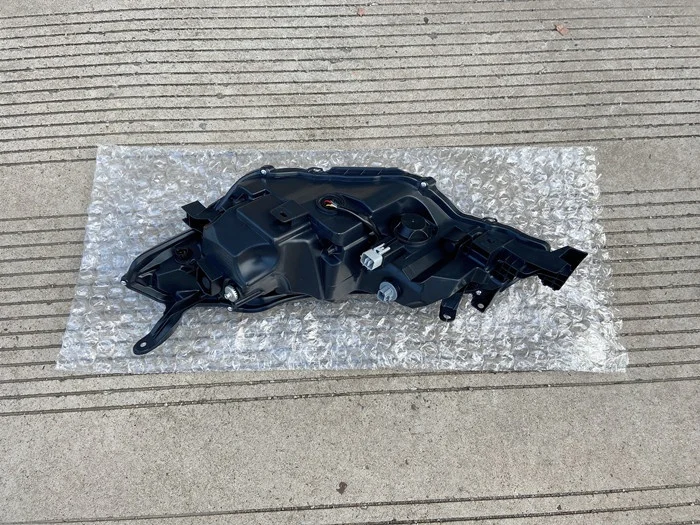 car body kits front bumper SE for toyota corolla 2017 2018 2019 2020 OEM  52119-02 L50