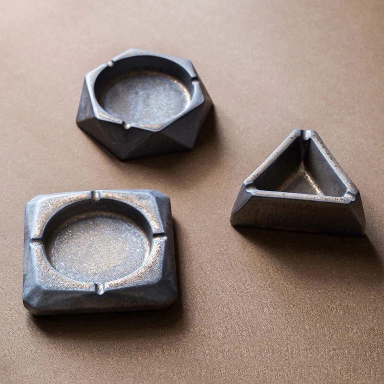 High quality Personalized rustic hotel bar office porcelain cigar ashtray custom logo ceramic ashtray