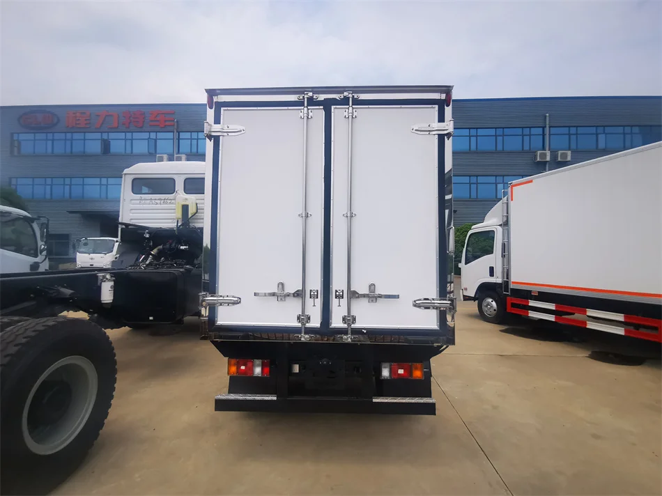 The New 4.2m Isuzu Fresh Meat Frozen Food Transport Truck Manufacturers Direct Supply
