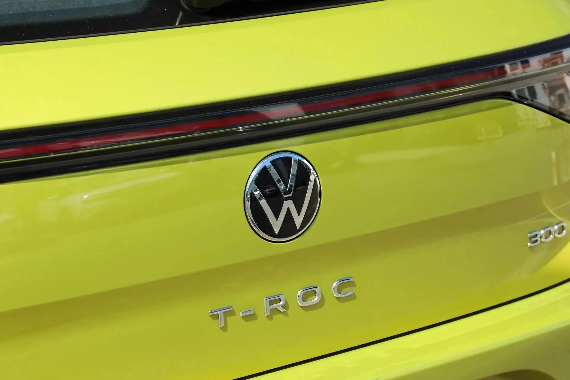 VolksWagenwerk T-ROC 2024 300TSI Starlight Edition 1.5L Turbocharged 160HP