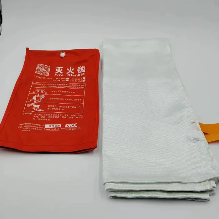 Ceramic fiber heat shield for industrial furnaces Fire blanket Excellent tear resistance white ceramic fiber blanket