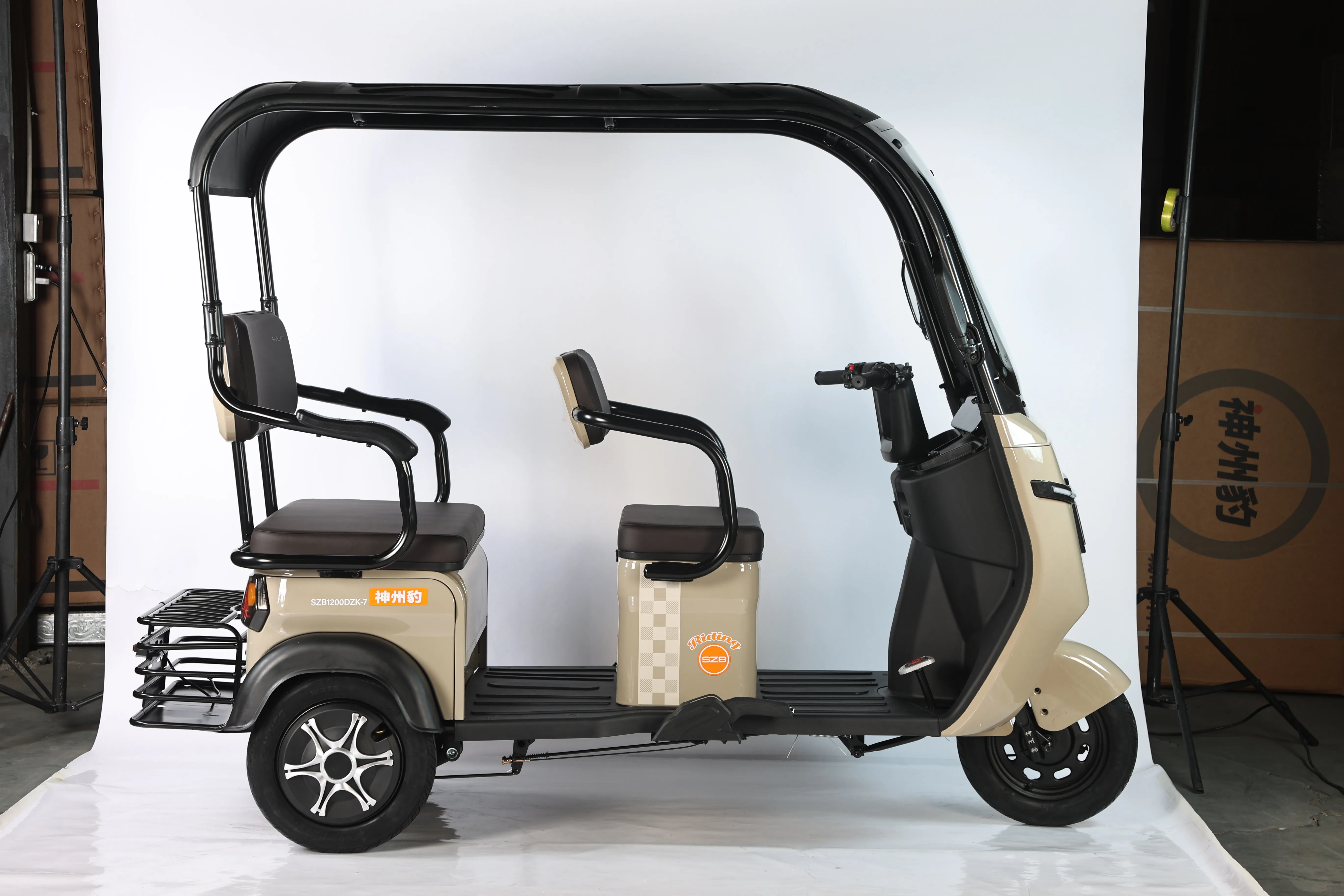 Wholesale Factory high power 850W 48V 12AH 20AH 32AH Electric Passenger Tricycles With Full Cover