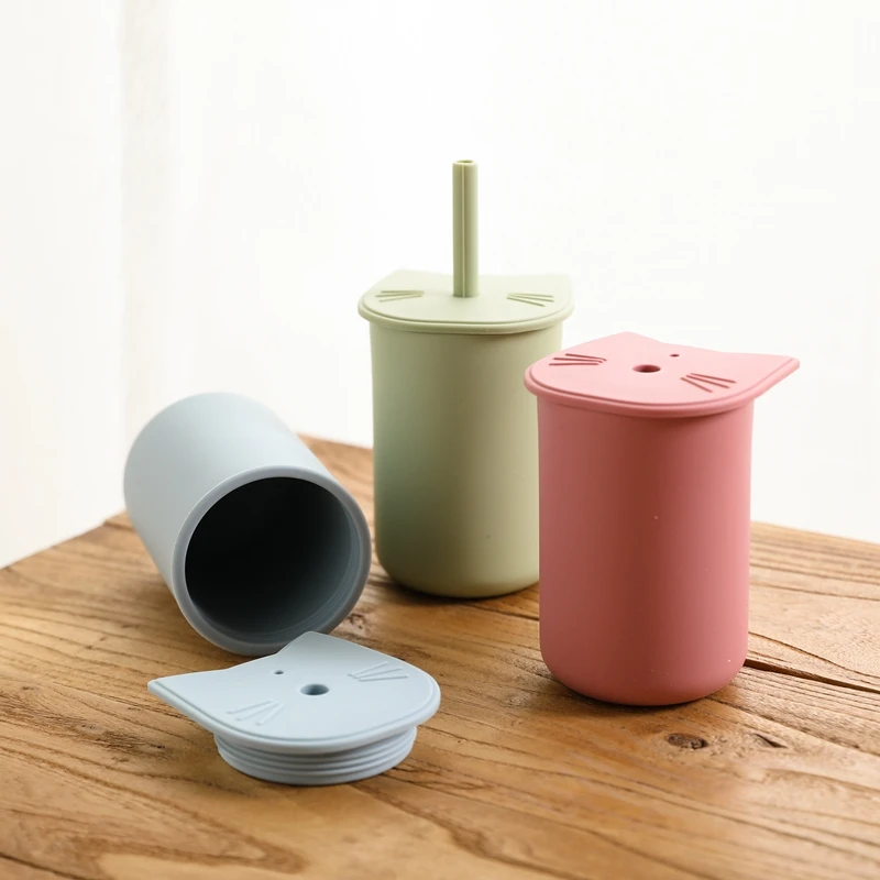 New Design 100% Food Grade Silicone Baby Sipping Cup Kids Baby Sippy Cup with Straw
