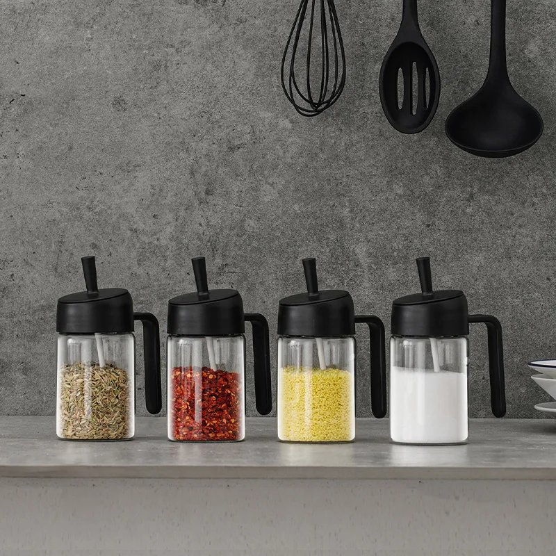 Wholesale kitchen lead-free clear glass spice bottles with ladle storage jars