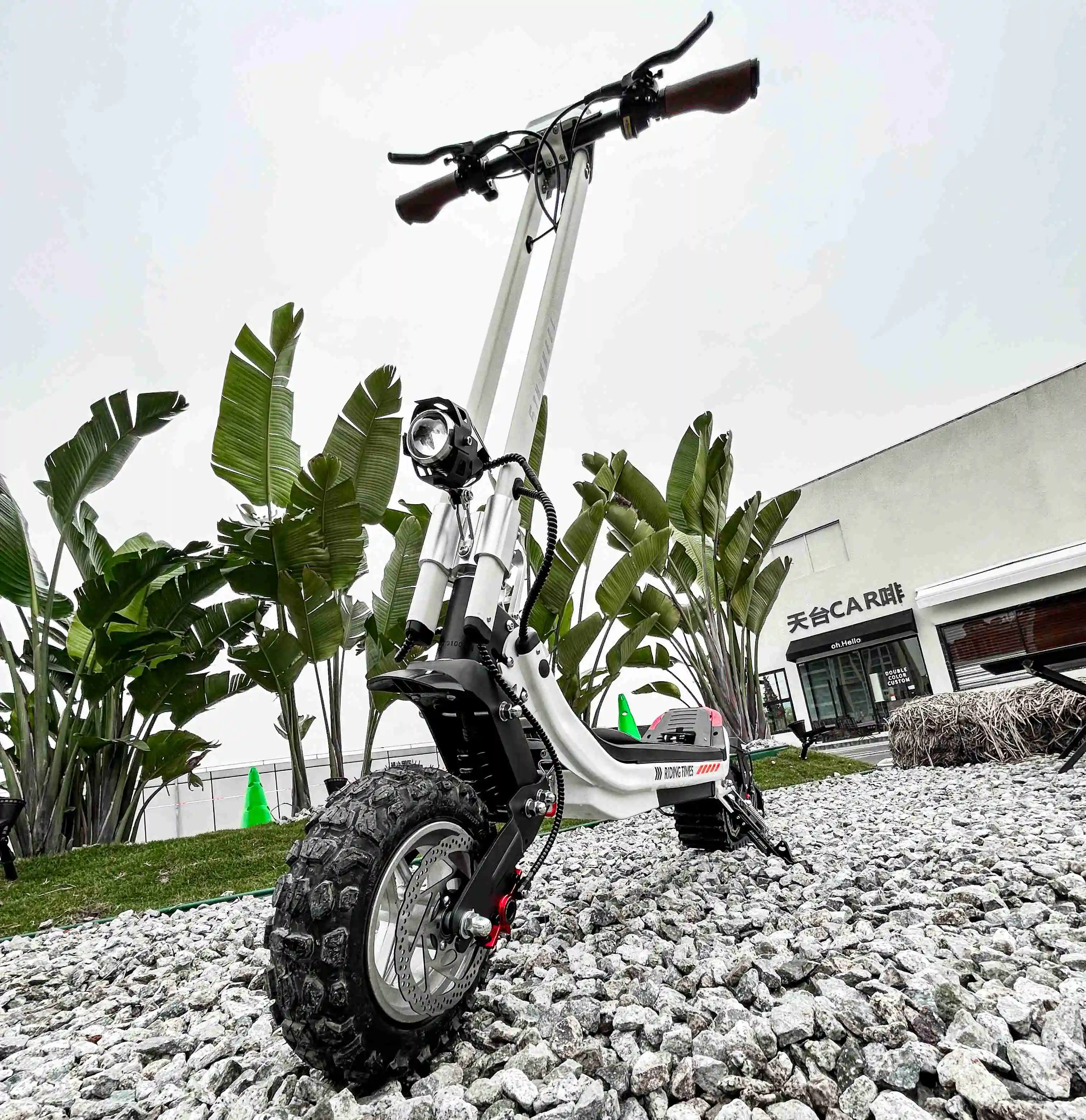 USA stock warehouse G63 DIY Off Road Electric Scooter 11inch 1800w Adult Scooter Electric in cold weather