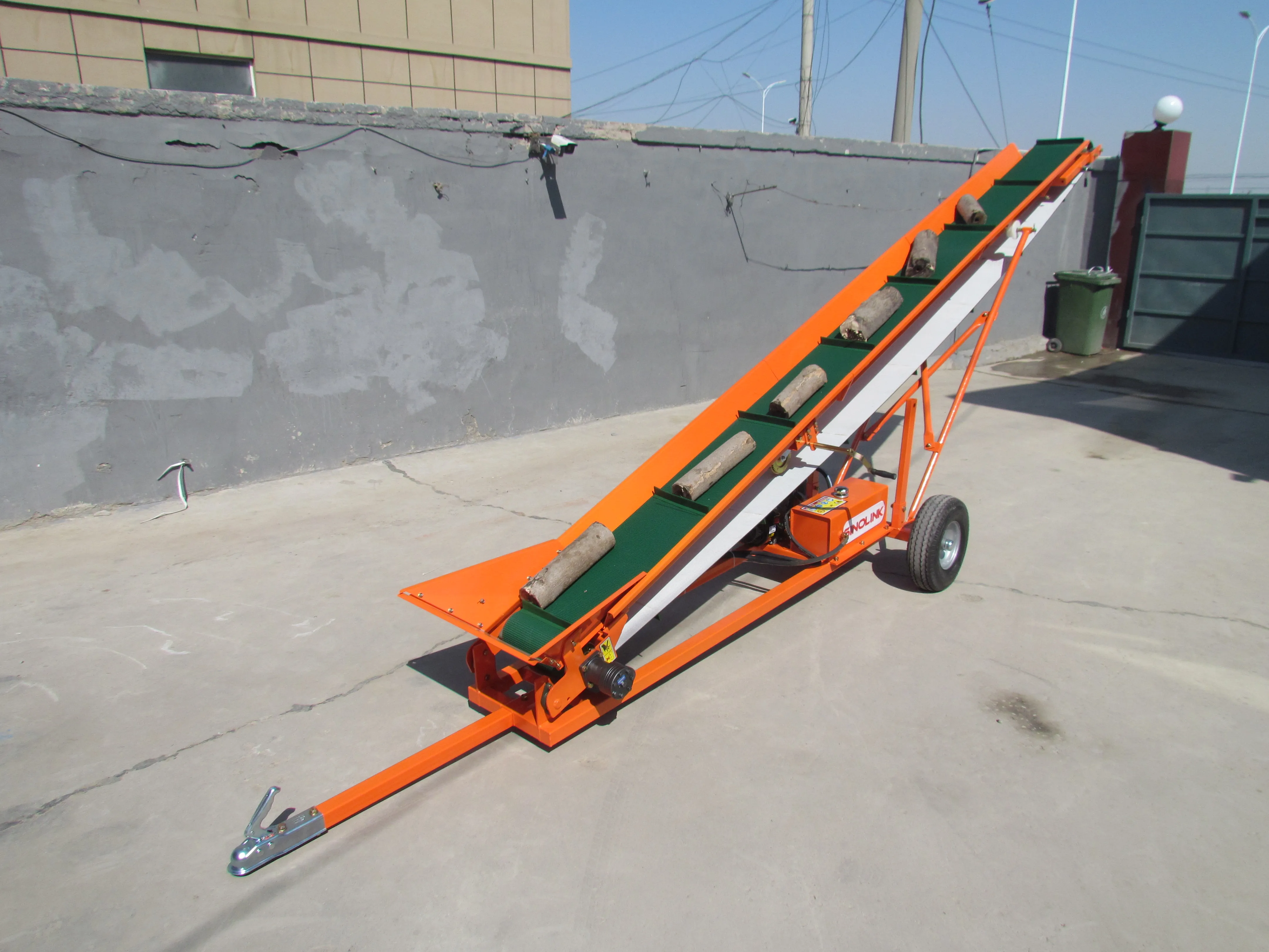 ATV belt log conveyor elevator transporting processor